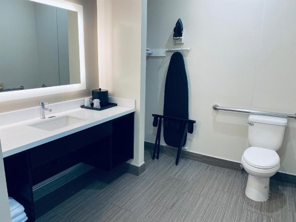 Granada Inn image 37